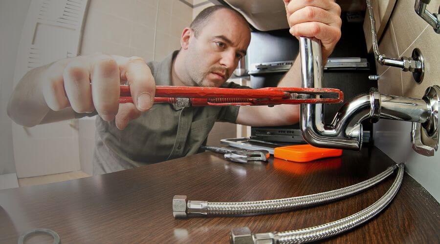Local expert plumbing services in Napoleon, IN